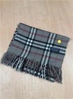 🧣 Vintage Burberrys Taupe Grey Check Lambswool Scarf