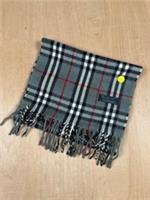 🧣 Burberrys of London Light Grey Check Lambswool Scarf