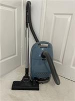 Miele M1 Vacuum Cleaner Cylinder Guard ex display complete with all tools 🔥
