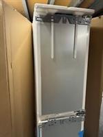 NEW Miele KFN 7764 D Built In 70/30 Frost Free Fridge Freezer appliance BR400