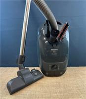 MIELE S21111 600W COMPACT CYLINDER VACUUM CLEANER W/ ACCESSORIES ATTATCHMENTS