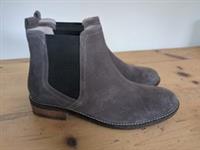 Fat Face Grey Suede Chelsea Boots Unworn