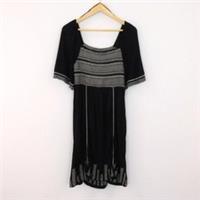 Fat Face Embroidered Dress Womens Black White Knee Length Size 6 NWT