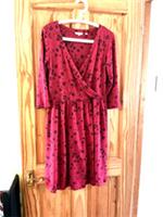 Far Face dress Size12 Vneck wrapover look 3/4sleeves stretch in Rust Red+ black - 12 Regular