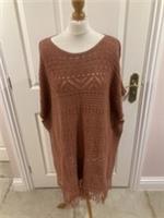 BEAUTIFUL FAT FACE PONCHO SIZE SMALL FRINGED UNWORN BNWOT COSY OPEN KNIT - LABELLED AS A SMALL, MEASUREMENTS ON PICS. Regular