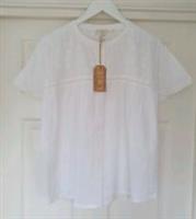 Fat Face Paulina Top Broderie Anglaise Top Shirt Size 18 Ivory 100% Cotton BNWT - 18 Regular