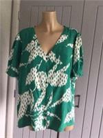 Ladies Shirt Blouse Top UK 16 V Neck Short Sleeve By Fat Face UNUSED - UK 16 Pit To Pit 23 Regular