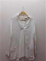 Woman's FATFACE White Fashion top with pockets UK Size 6 - CG R24