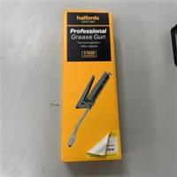 Halfords Professional Grease Gun New And Sealed
