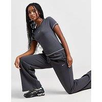 Nike Graphic Swoosh Chill T-Shirt - Grey - Womens