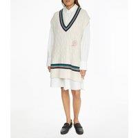 Long Sleeveless Jumper in Cable Knit