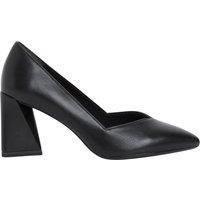Triangular Heel Court Shoes with Pointed Toes