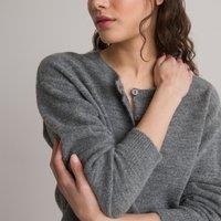 Buttoned Crew Neck Cardigan in Fine Knit