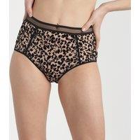 Chic Line Knickers with High Waist