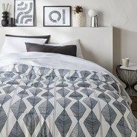 Assane Patterned Microfibre Quilt