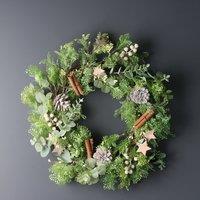 45cm Wreath with Wooden Star Cinnamon & Eucalyptus