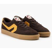 Sneak Low Top Trainers in Suede