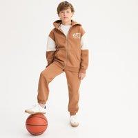 Sweatshirt/Joggers Outfit
