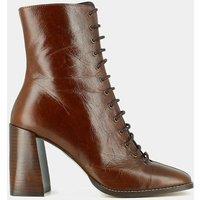Vandelle Ankle Boots in Distressed Leather with Laces