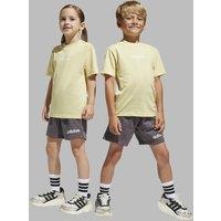 T-Shirt/Shorts Outfit