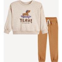 Sweatshirt/Joggers Outfit