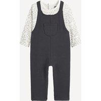 T-Shirt/Dungarees Outfit