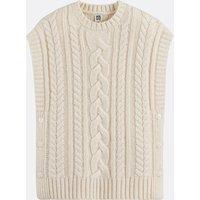 Sleeveless Crew Neck Jumper in Cable Knit