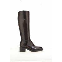 Classic Knee-High Boots in Leather