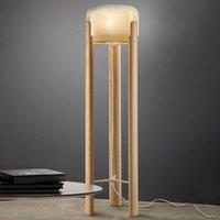 Vistosi Sata floor lamp, amber lampshade, light wood base