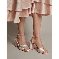 Diamant Buckle Block Heel Sandals