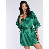 Amelia Robe