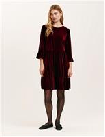 Velvet Round Neck Knee Length Tiered Dress