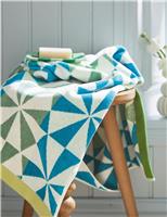 LAND & SHORE Pure Cotton Sails Towel Green