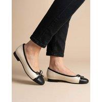Jones Bootmaker Leather Flat Pumps Beige
