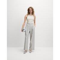 Ribbed Fitted Tipped Detail Vest