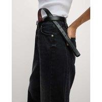 Mid Rise Barrel Jeans