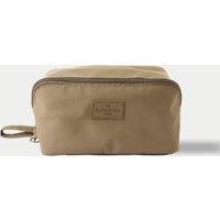 The Flat Lay Co. The Toiletry Carry Green