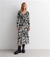 Black Mark Making Crinkle Ruched Midaxi Dress New Look