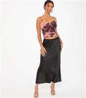 Women's Petite Black Satin Maxi Skirt Quiz New Look