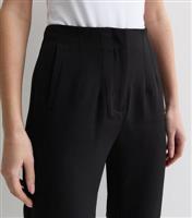 Women's Black Dart Pleat Tapered Trousers New Look