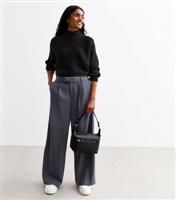 Women's Petite Black Rib Knit Cropped Jumper New Look