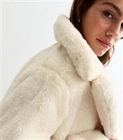 Women's Petite Cream Faux Fur Coat New Look