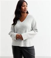 Women's Plus Size Grey V-Neck Jumper Curves New Look