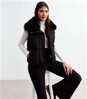 Women's Black Detachable Faux Fur Collar Padded Gilet New Look