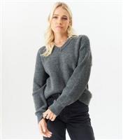 Women's Grey V Neck Jumper Gini London New Look
