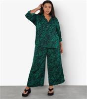 Women's Plus Size Green Swirl Print Shirt Curves Apricot New Look
