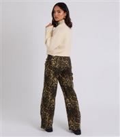 Women's Cream Exposed Seam Jumper Urban Bliss New Look