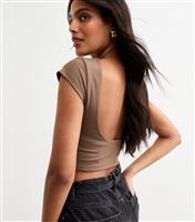 Women's Dark Brown Scooped Back Jersey Cropped Tee New Look