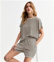 Women's White Stripe Print Textured Shorts New Look