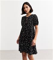 Women's Black Crinkled Texture Polka Dot Tie Front Mini Dress New Look